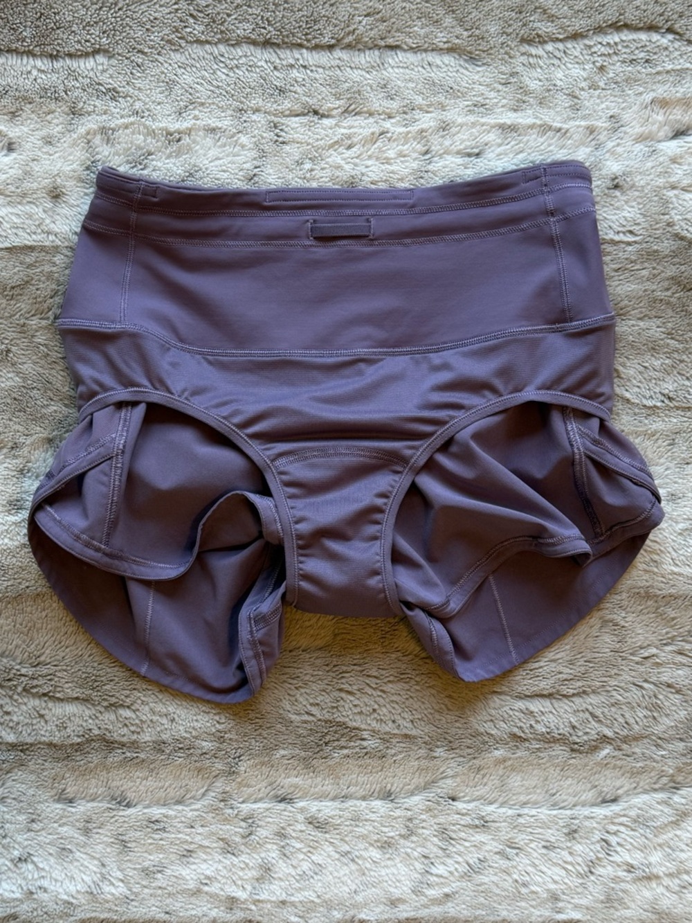 Lululemon Speed Up High-Rise Lined
Short 2.5" in Purple Ash Size 2 - Picture 10 of 16